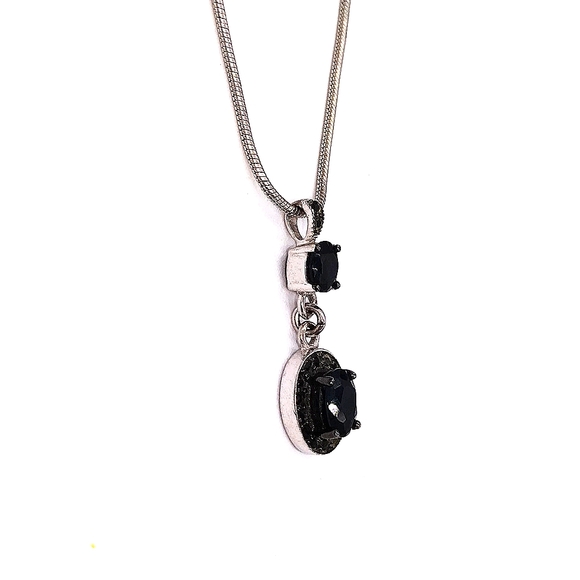 unbranded Jewelry - Vintage Black Onyx Gemstone Sterling Silver Pendant Necklace